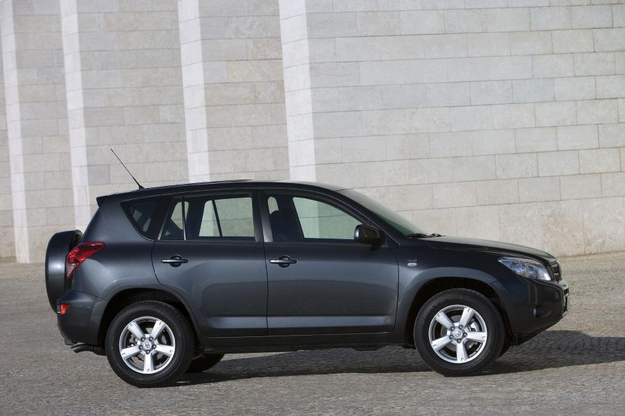  Toyota RAV4 2005 года  (фото 76 из 172)